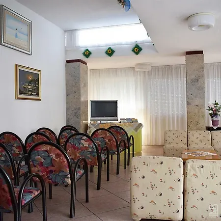 Отель Admiral 3*