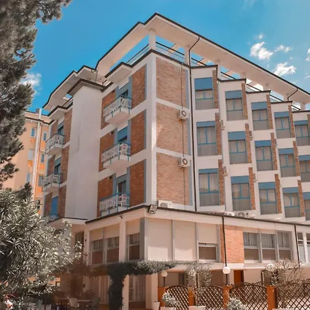 Hotell Admiral Pinarella