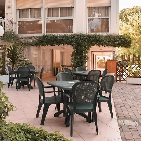 Admiral Hotel 3*