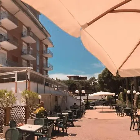 Admiral Hotel Pinarella